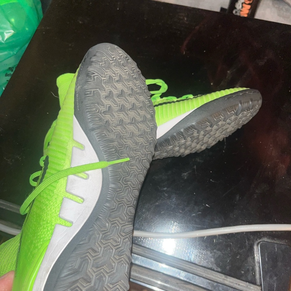 Nike mercurial 
Indoor soccer - Picture 2 of 4